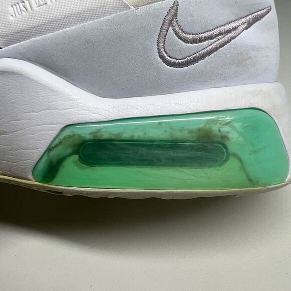 Size 9,5 Nike Air Max Bella TR 4 White Green Glow 2021 - Picture 13 of 14